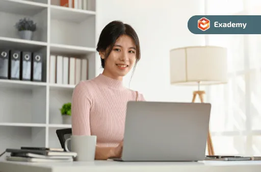 Bimbel CPNS SKD Exademy, peserta belajar mandiri dengan laptop di ruang kerja